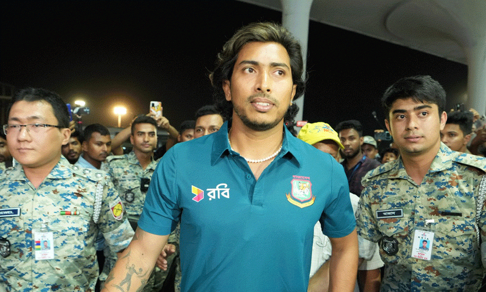 The Bangladesh cricket team departed Dhaka for the USA early on Thursday to participate in the ICC Men’s T20 World Cup 2024. Soumya Sarkar at the Hazrat Shahjalal International Airport. Photo : BCB