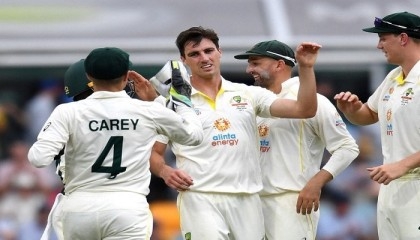 Australia's Cummins mum on 3rd Test XI but two spinners likely