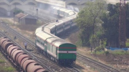 Train communication between Dhaka, northern districts cut off as Jamuna Express’ engine goes out of order in Gazipur