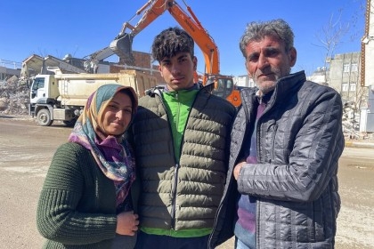 Turkish teen filmed ‘last moments’ from quake-hit apartment