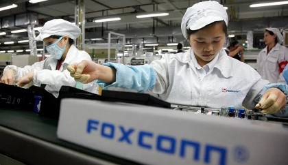 Foxconn: iPhone maker sees revenue slump as demand weakens