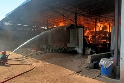 Fire breaks out at Sitakunda cotton godwon