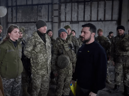 Ukraine war: Zelensky visits ruined frontline near Bakhmut