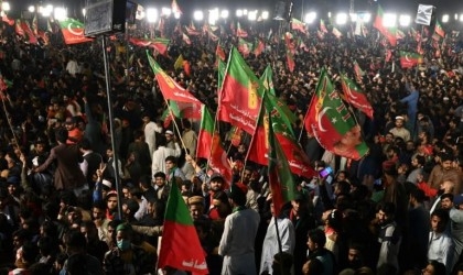 Pakistan rights commission rebukes feuding political parties
