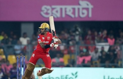 Dhawan's Punjab survive scare to win IPL thriller
