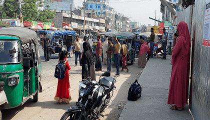 Commuters suffer for indefinite bus strike in Kushtia, Khulna, Faridpur routes