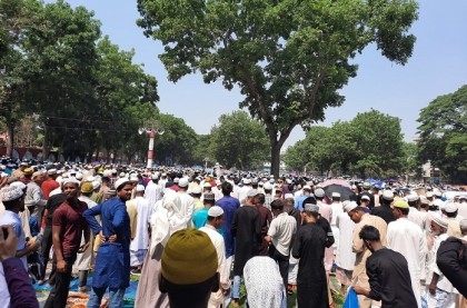 Over 5 lakh Muslims attend Sholakia Eid jamaat