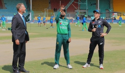 New Zealand win toss and bowl in fourth Pakistan ODI