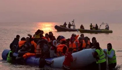 59 migrants dead, 100 rescued as boat sinks off Greece