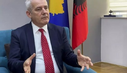 EU to hold crisis talks with Serbia, Kosovo