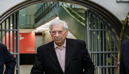 Nobel laureate Vargas Llosa back in hospital with Covid