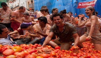 16 tons of tomatoes worth 1 crore used  in 'Zindagi Na Milegi Dobara'
