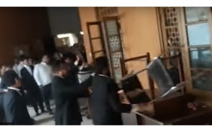 AL-BNP affiliated lawyers go berserk on SC premises