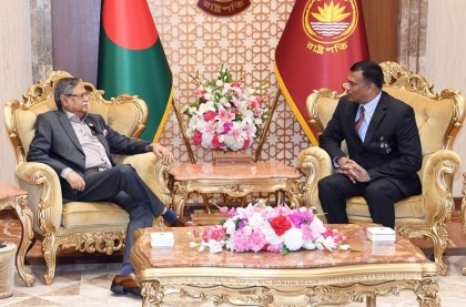 Bangladesh envoy to Lebanon pays courtesy call on President