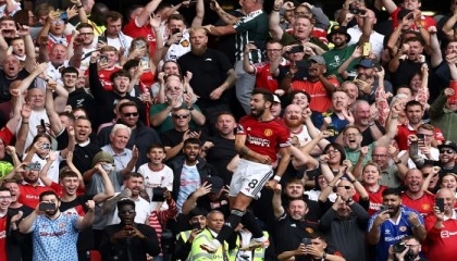 Man Utd rally to beat Forest, Arsenal held by 10-man Fulham
