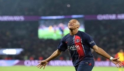Mbappe dominates on home return as PSG outclass Lens
