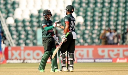 Mehidy Hits Fifty as Bangladesh Builds Slowly