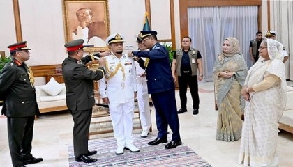 Navy chief Nazmul Hassan adorned with Admiral rank badge