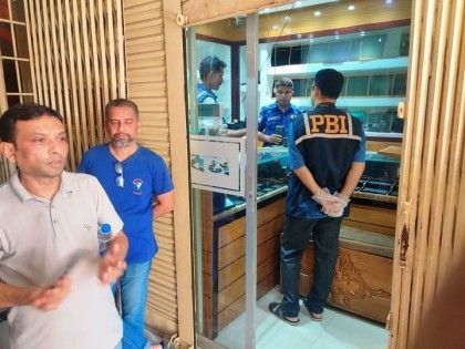 Gold, diamonds worth Tk 46 lakh looted from gold shop in Chandpur