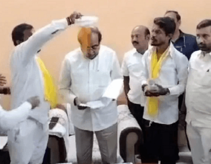 Man throws haldi at Maharashtra Minister, warns Chief Minister (Video)