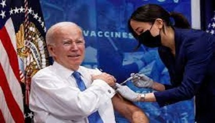 Biden gets an updated Covid-19 vaccine