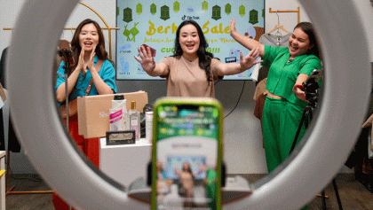 TikTok halts online shopping service in Indonesia