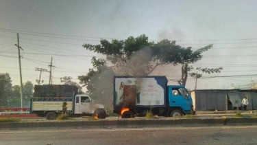 Vehicles torched, vandalised as first day blockade underway