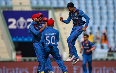 Netherlands bat first as Afghanistan recall teen spinner