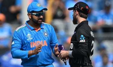 India bat against New Zealand in World Cup semi-final