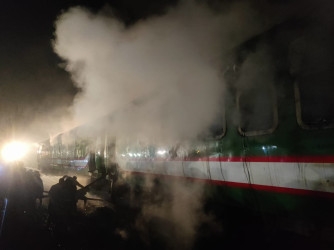Two children among four killed in Benapole Express train fire