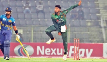 Rishad shines on a gloomy day for bowlers