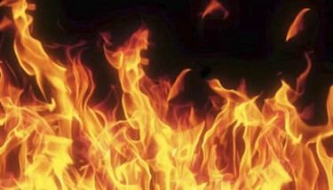 Fire breaks out in wholesale cloth market in Narsingdi, 30 shops gutted