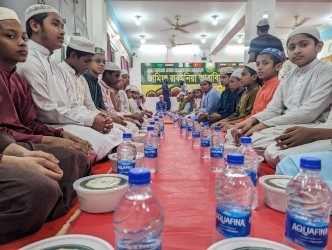 Fasting orphans pray for the Bashundhara Group