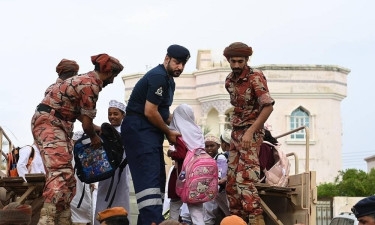 Flash floods claim 12 lives in Oman