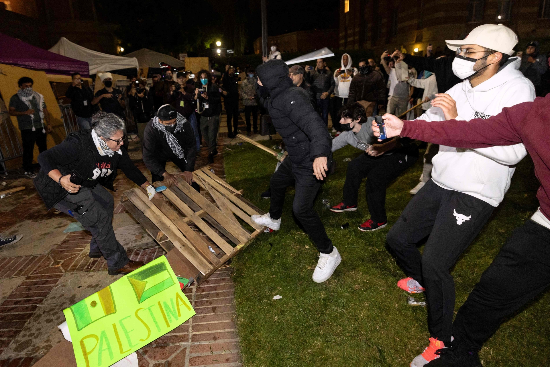 US campus protests over Gaza war erupt into violent clashes between rival groups