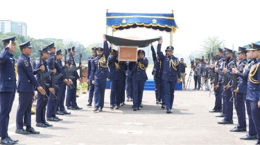 Squadron Leader Asim Jawad laid to eternal rest in Manikganj