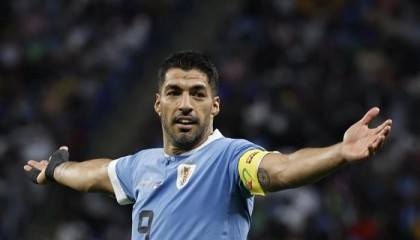 Luis Suarez signs two-year Gremio deal