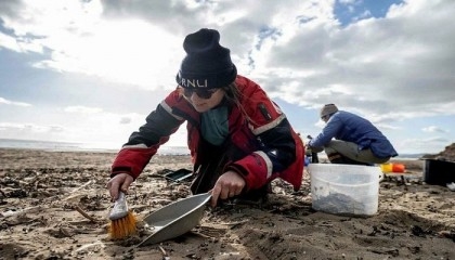 Plastic pollution is scourge of English coastal region