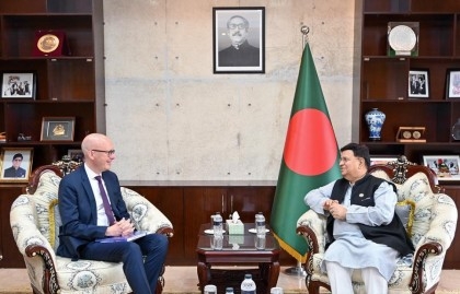 Momen urges EU to come up green investments in Bangladesh


