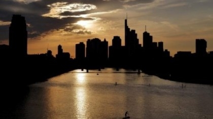 German investor morale falls again in April