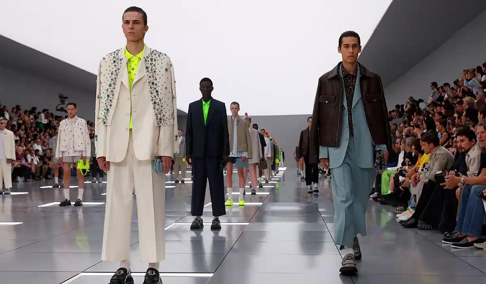 Dior designer Kim Jones speaks over gender-breaking fashion