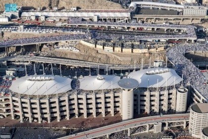 Searing heat takes toll on Hajj pilgrims

