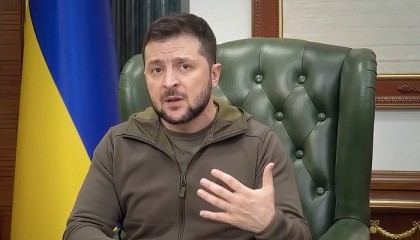 Biden can end Ukrainian conflict in five minutes by ceding territories: Zelensky