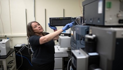 NASA lab hopes to find life's building blocks in asteroid sample