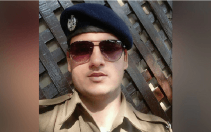 India railway constable shoots four dead on train