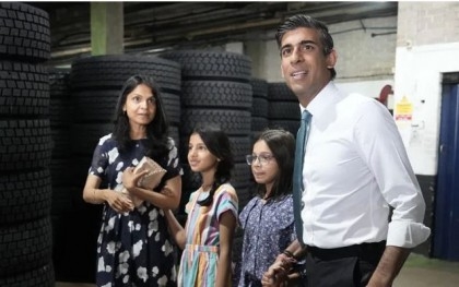 Rishi Sunak Apologises For "Inadvertent" Code Breach Over Wife Akshata's Shares

