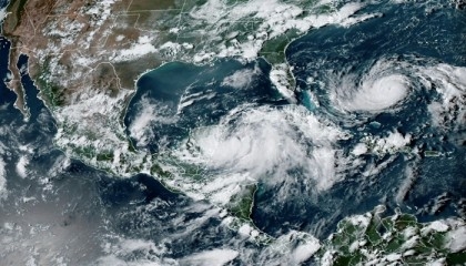 Tropical Storm Idalia strengthens off Cuba, barrels toward Florida