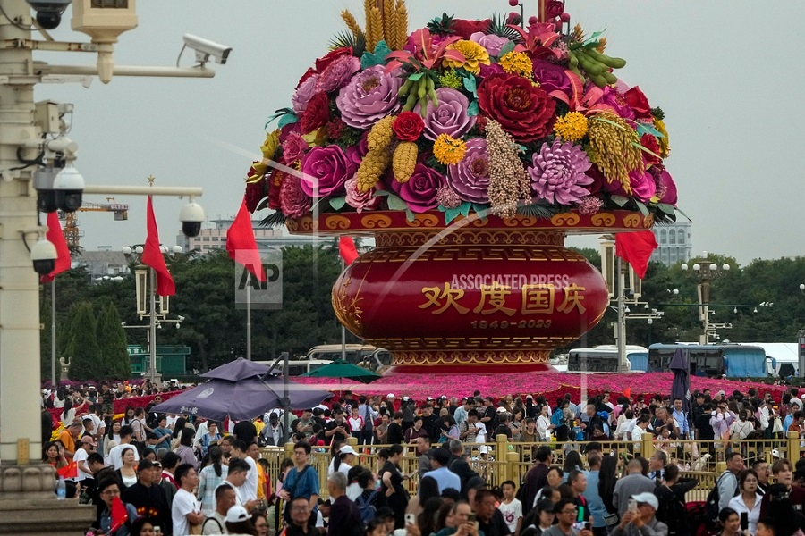 Millions take to China's railways, roads, air in 1st big autumn holiday since end of zero-COVID