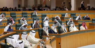 Kuwait approves new government amid political crisis