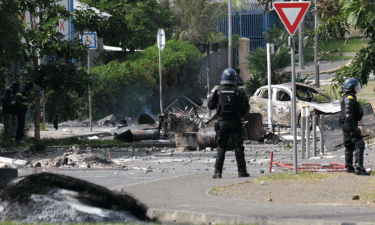 Hundreds including police hurt in New Caledonia unrest